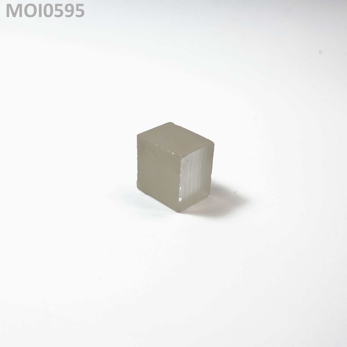 White DEF Moissanite : MOI0595