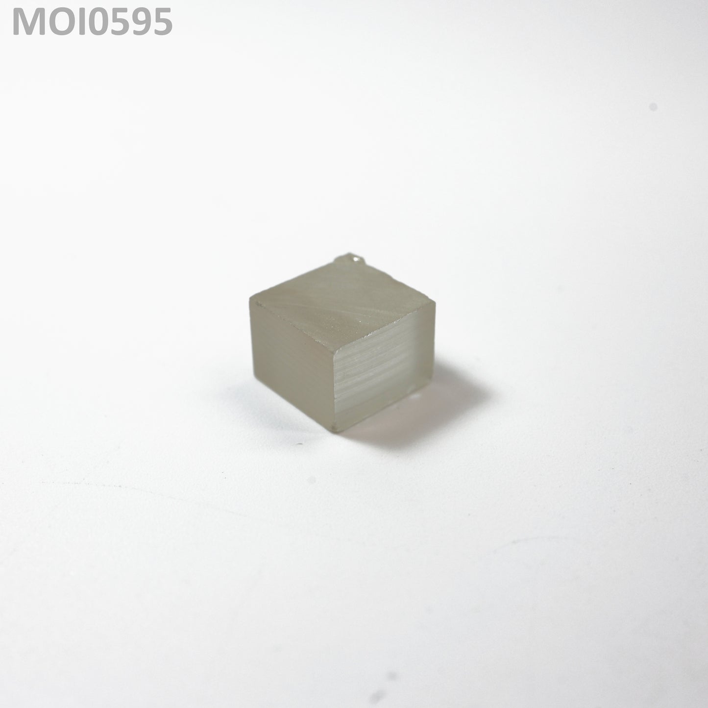 White DEF Moissanite : MOI0595