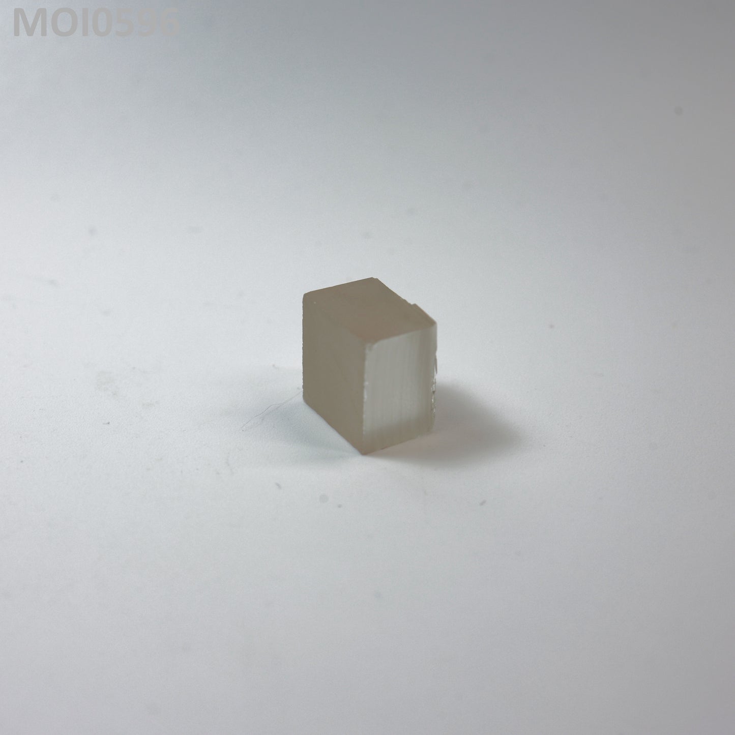 White DEF Moissanite : MOI0596
