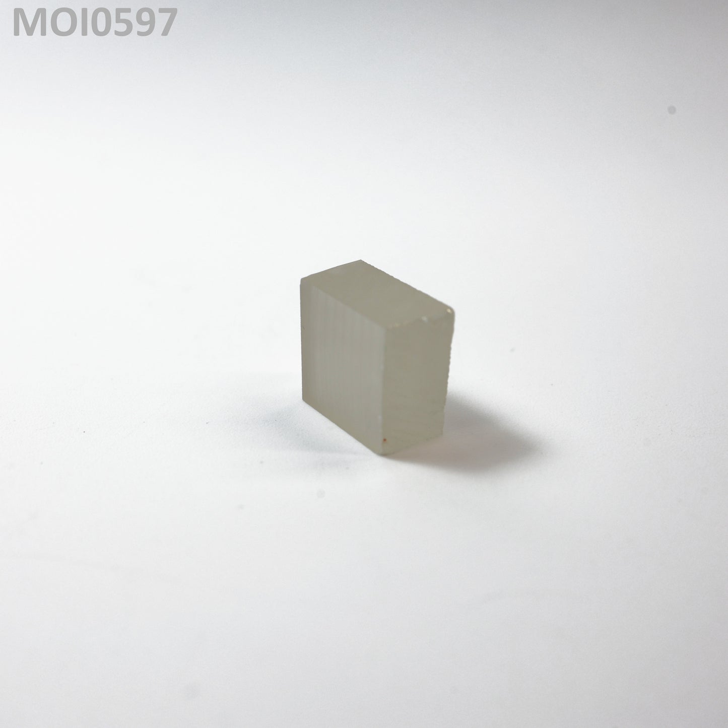 White DEF Moissanite : MOI0597