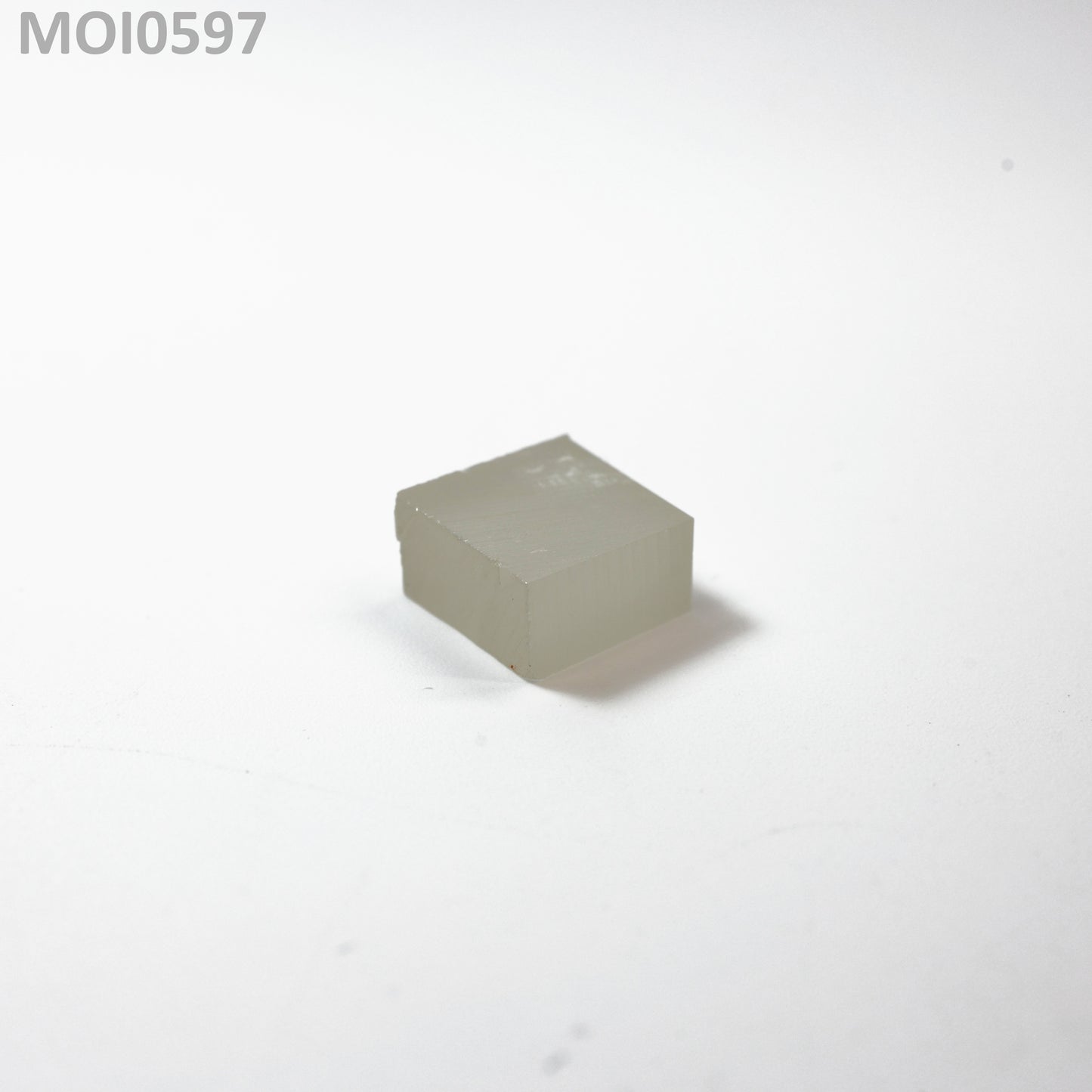 White DEF Moissanite : MOI0597
