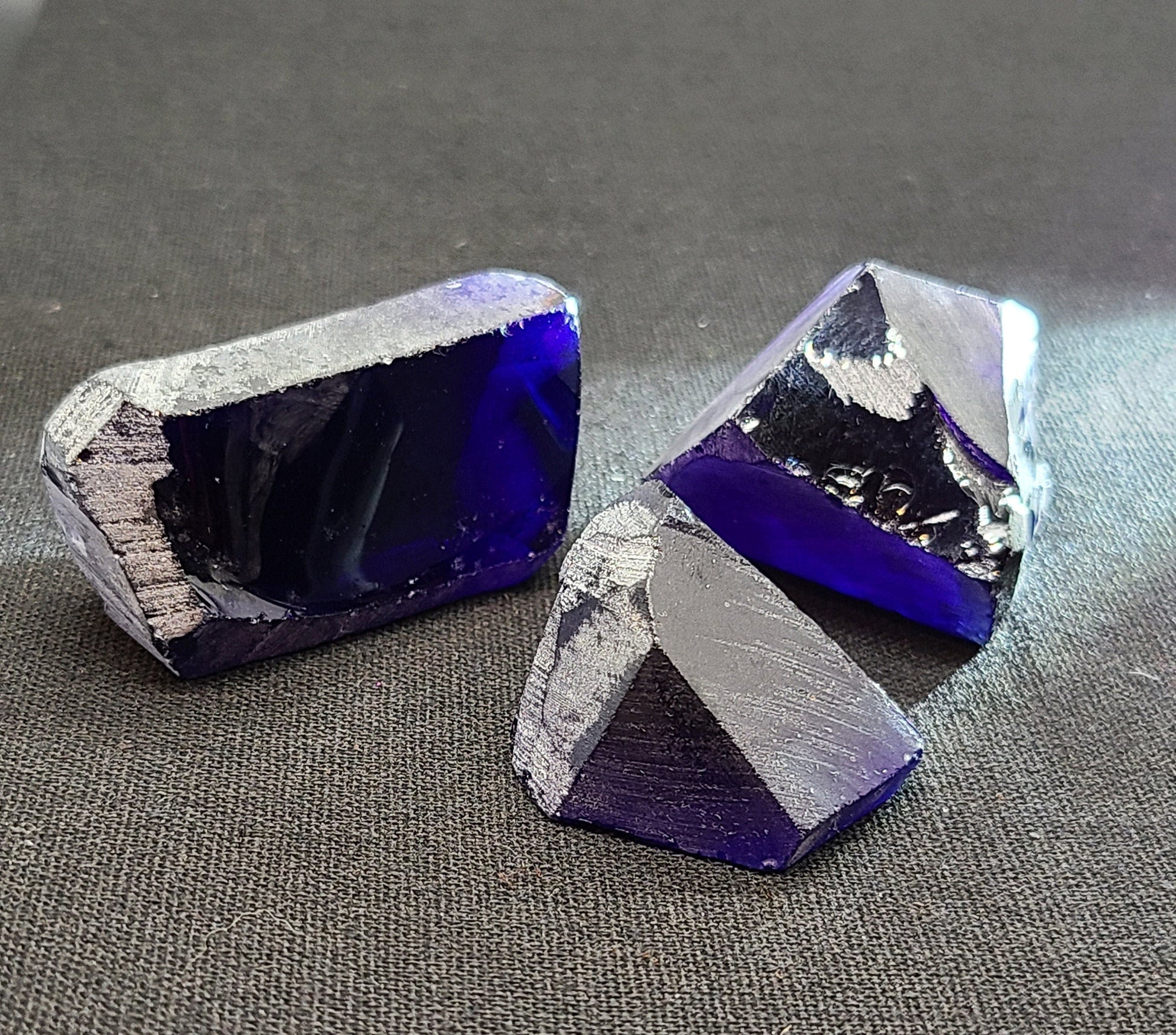 Nanosital Simulated Dark Blue Sapphire Lab Created Faceting Rough for Gem Cutting - #30 - Various Sizes #BEGIN