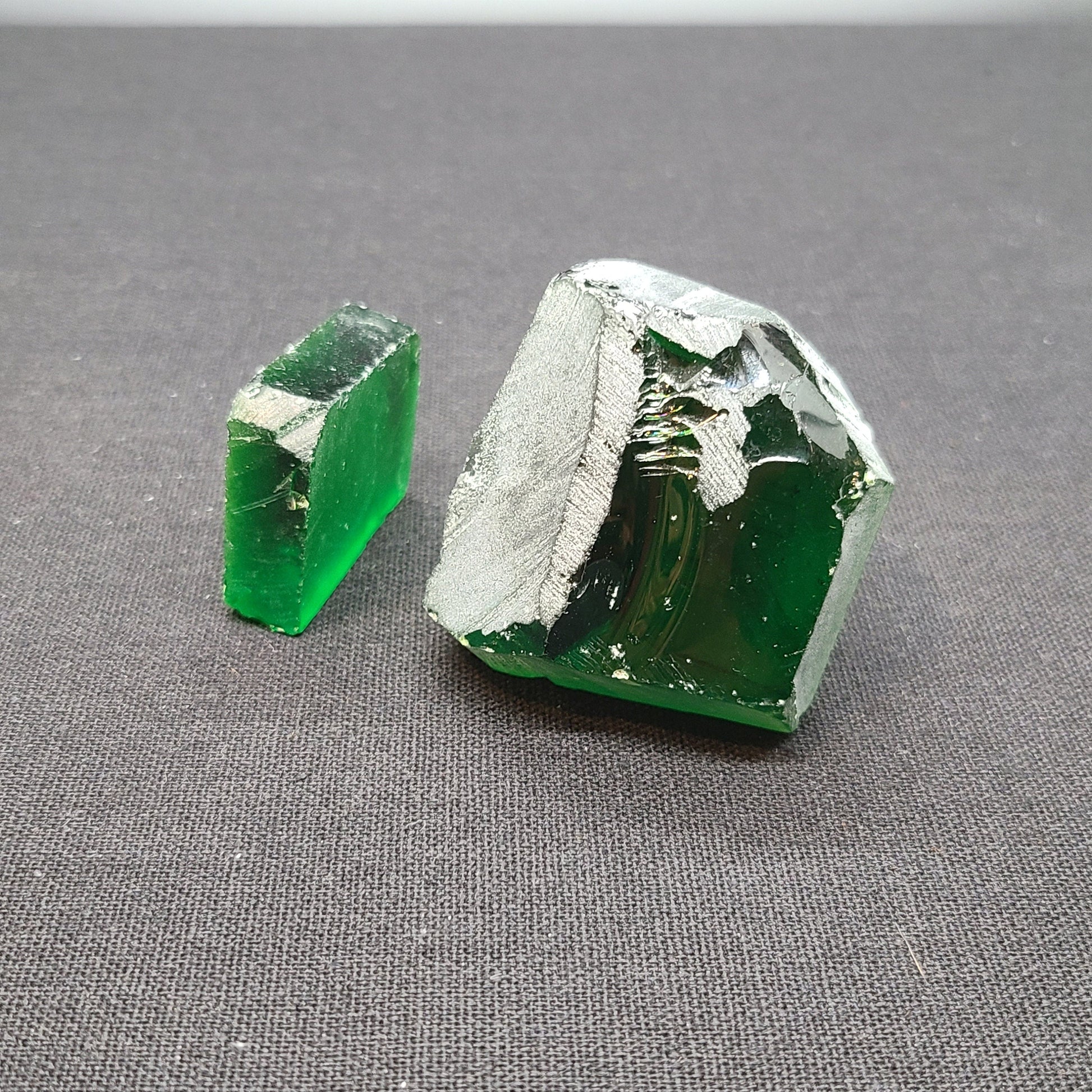 Nanosital Simulated Dark Tsavorite Lab Created Faceting Rough for Gem Cutting - #B-1713 - Various Sizes #BEGIN