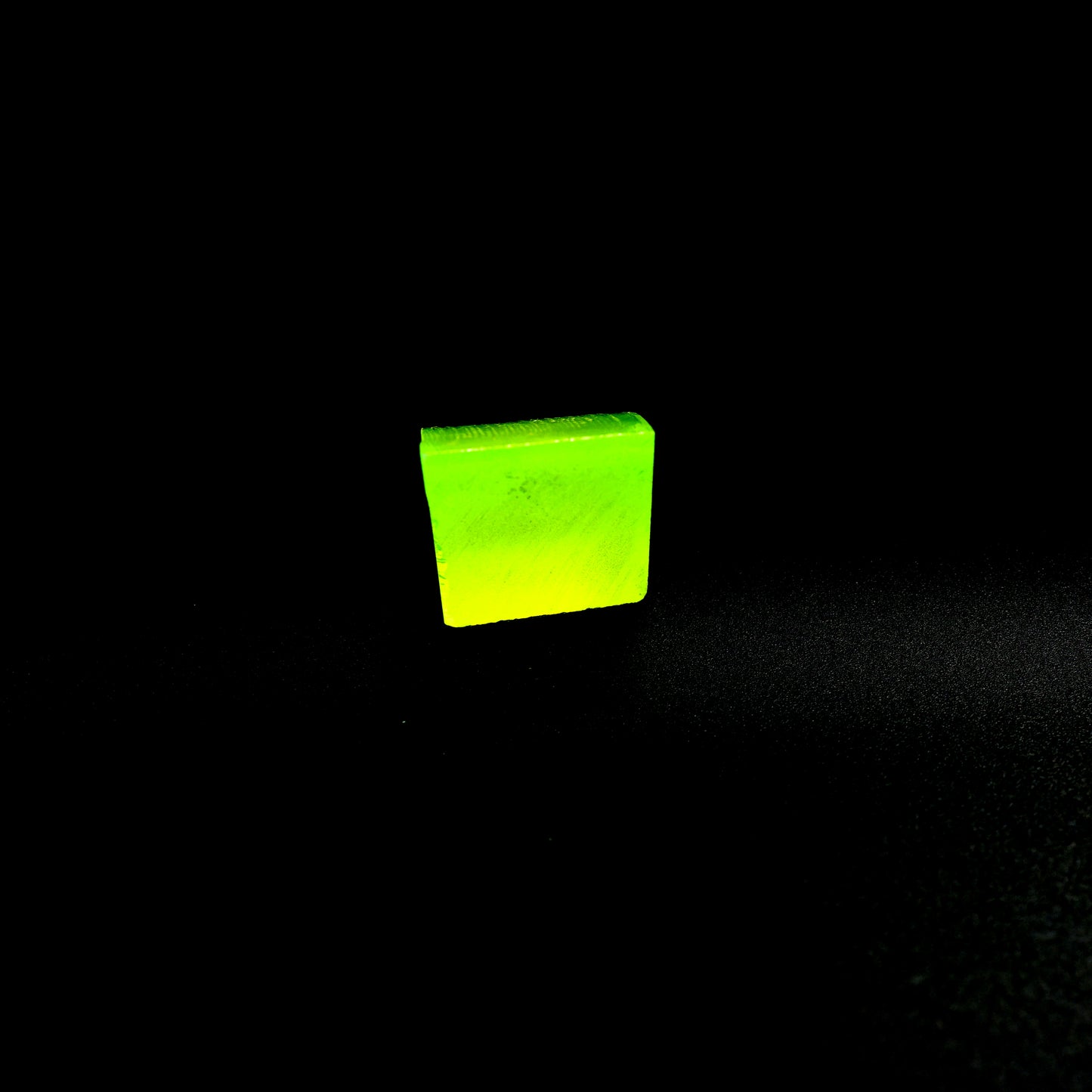Lutetium Aluminum Garnet (LuAG) - Faceting Rough