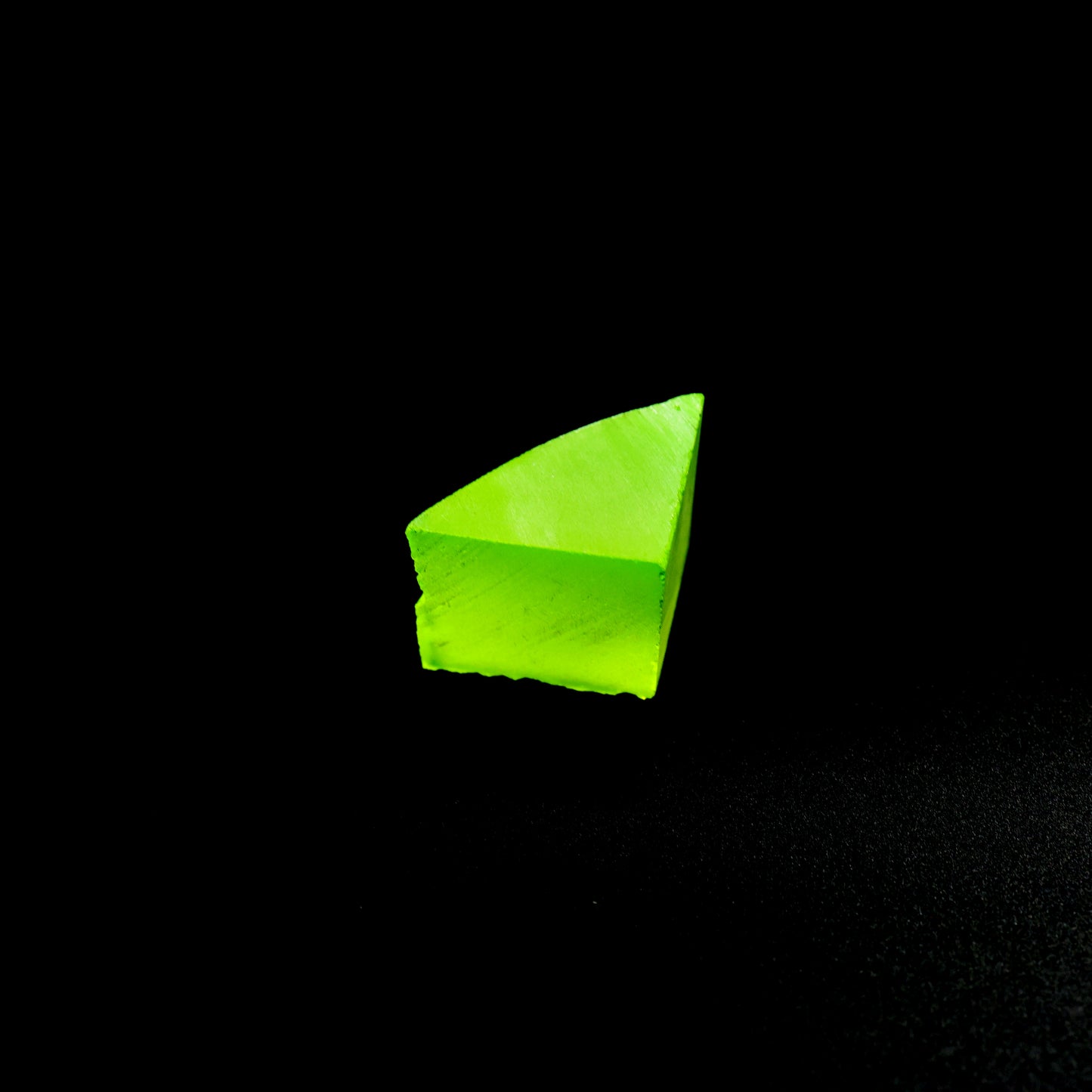 Lutetium Aluminum Garnet (LuAG) - Faceting Rough