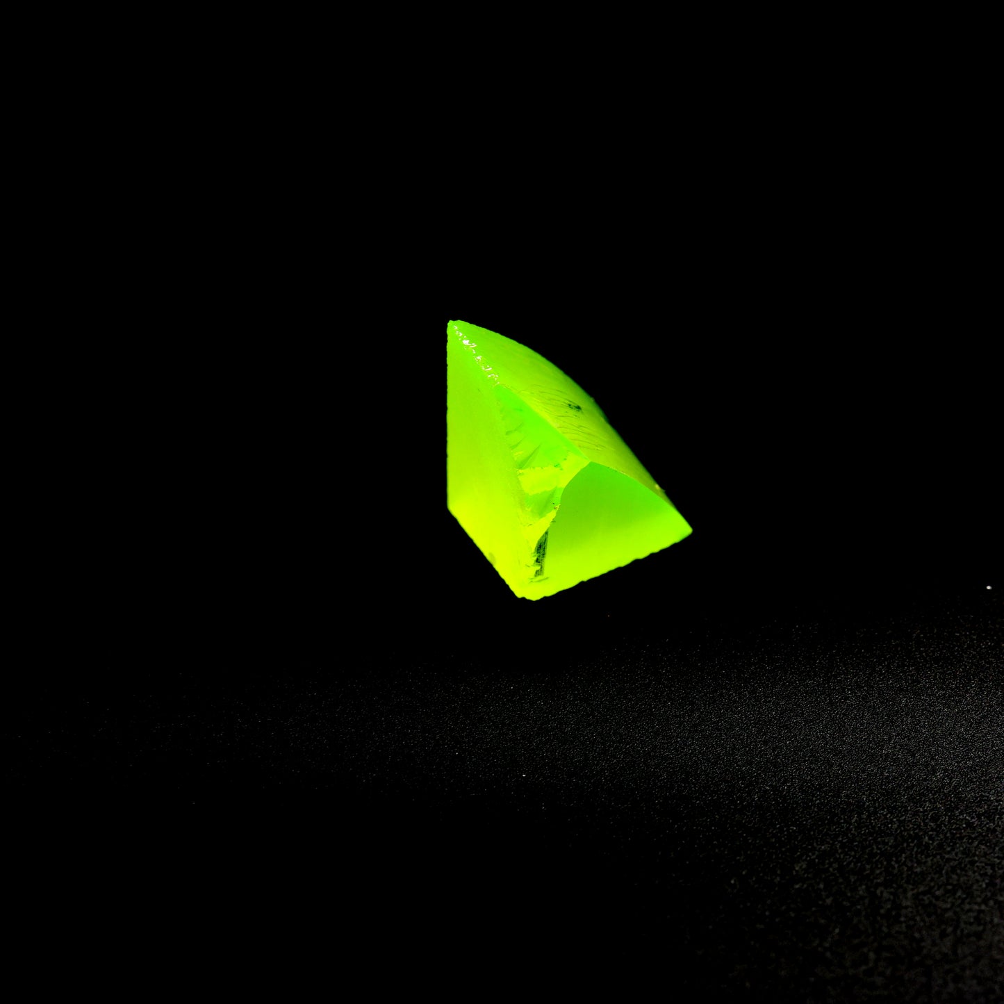 Lutetium Aluminum Garnet (LuAG) - Faceting Rough