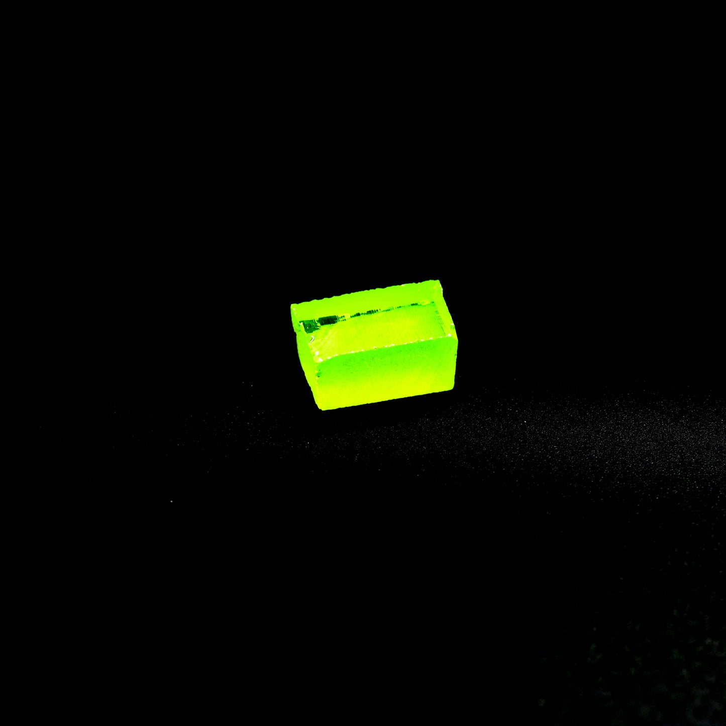 Lutetium Aluminum Garnet (LuAG) - Faceting Rough
