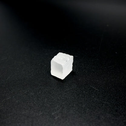 LYSO (Lutetium-Yttrium Oxyorthosilicate) Rough – High-Density Fluorescent Crystal