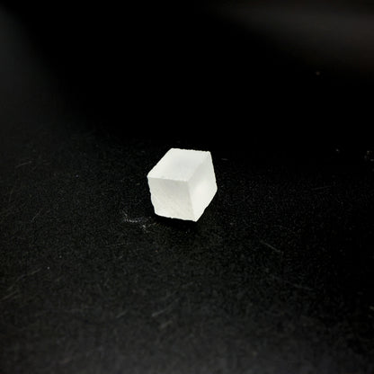 LYSO (Lutetium-Yttrium Oxyorthosilicate) Rough – High-Density Fluorescent Crystal
