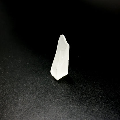LYSO (Lutetium-Yttrium Oxyorthosilicate) Rough – High-Density Fluorescent Crystal