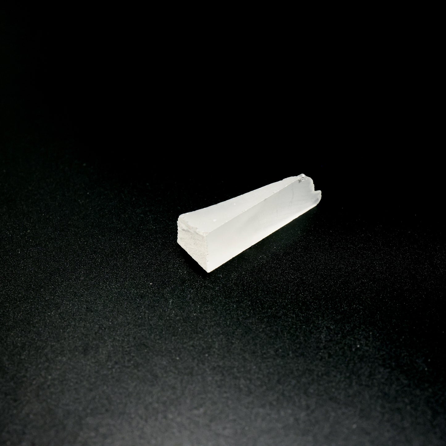 LYSO (Lutetium-Yttrium Oxyorthosilicate) Rough – High-Density Fluorescent Crystal
