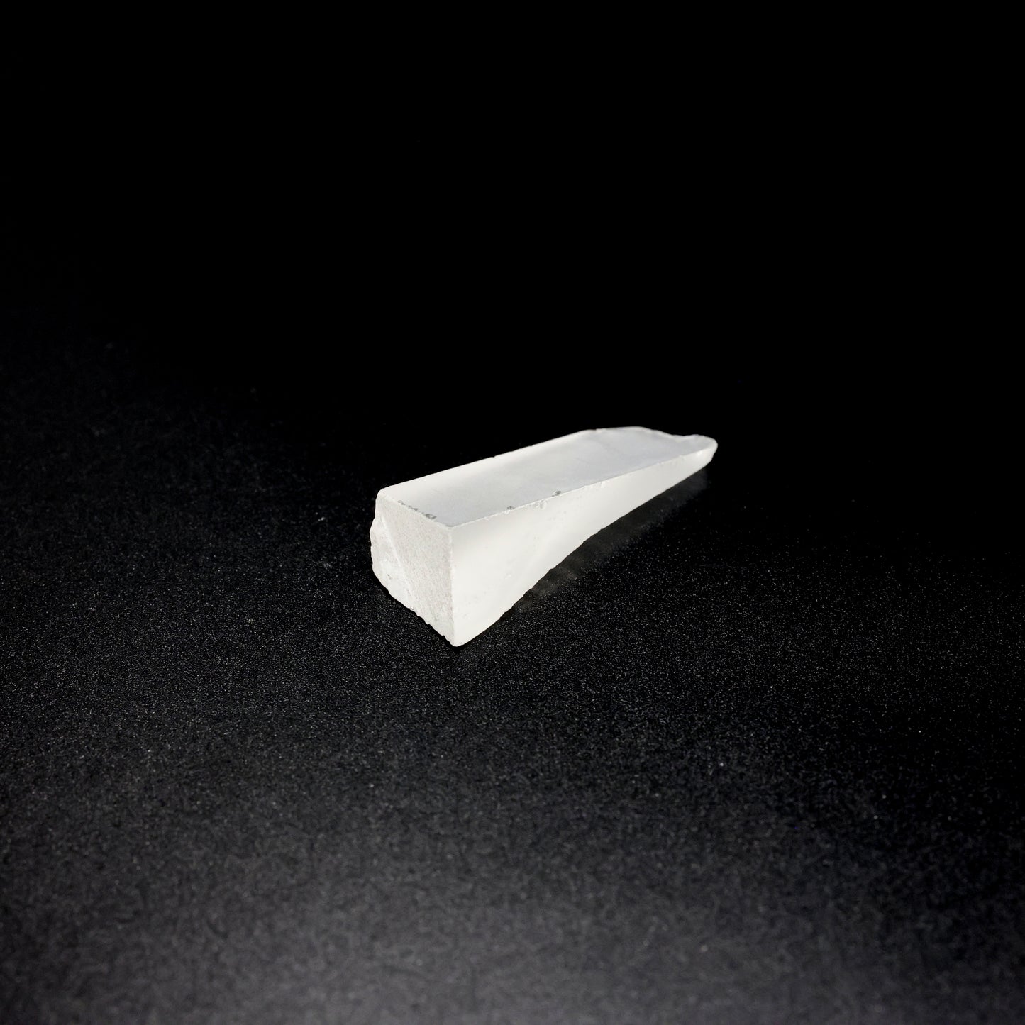 LYSO (Lutetium-Yttrium Oxyorthosilicate) Rough – High-Density Fluorescent Crystal