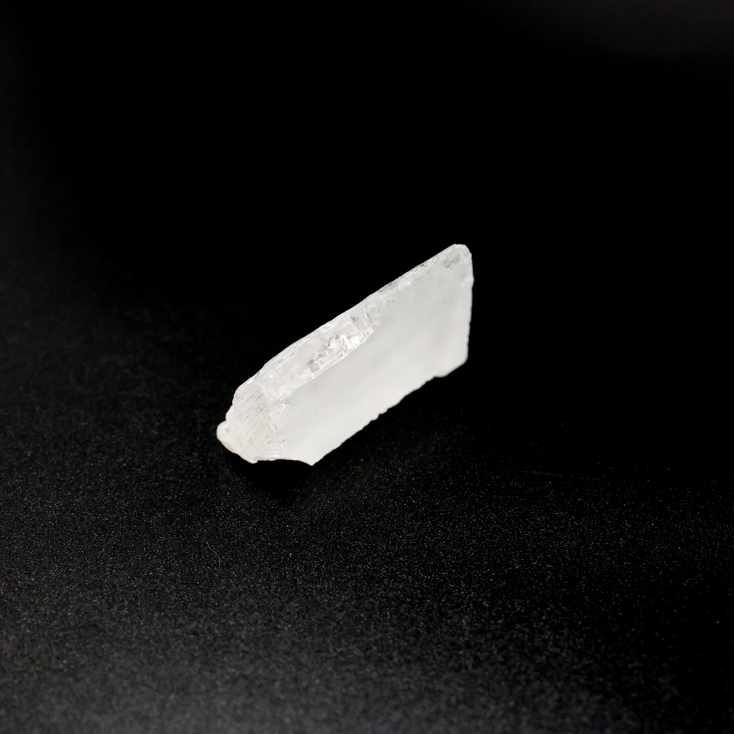 LYSO (Lutetium-Yttrium Oxyorthosilicate) Rough – High-Density Fluorescent Crystal