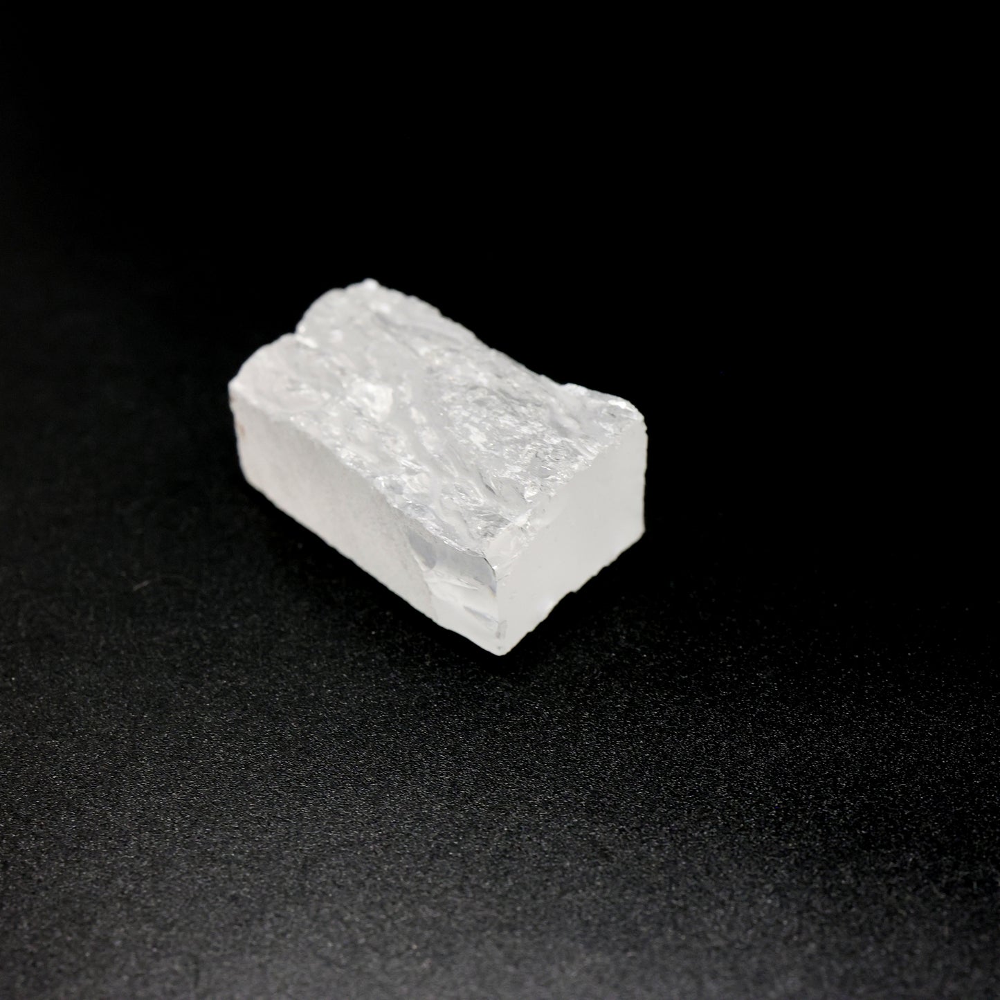 LYSO (Lutetium-Yttrium Oxyorthosilicate) Rough – High-Density Fluorescent Crystal
