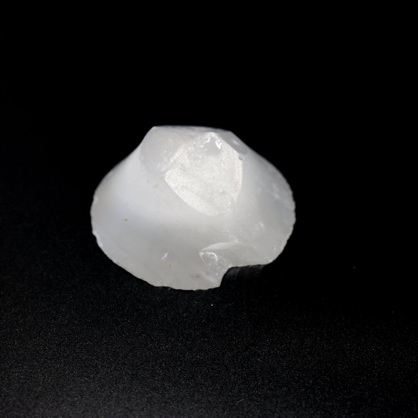 LYSO (Lutetium-Yttrium Oxyorthosilicate) Rough – High-Density Fluorescent Crystal