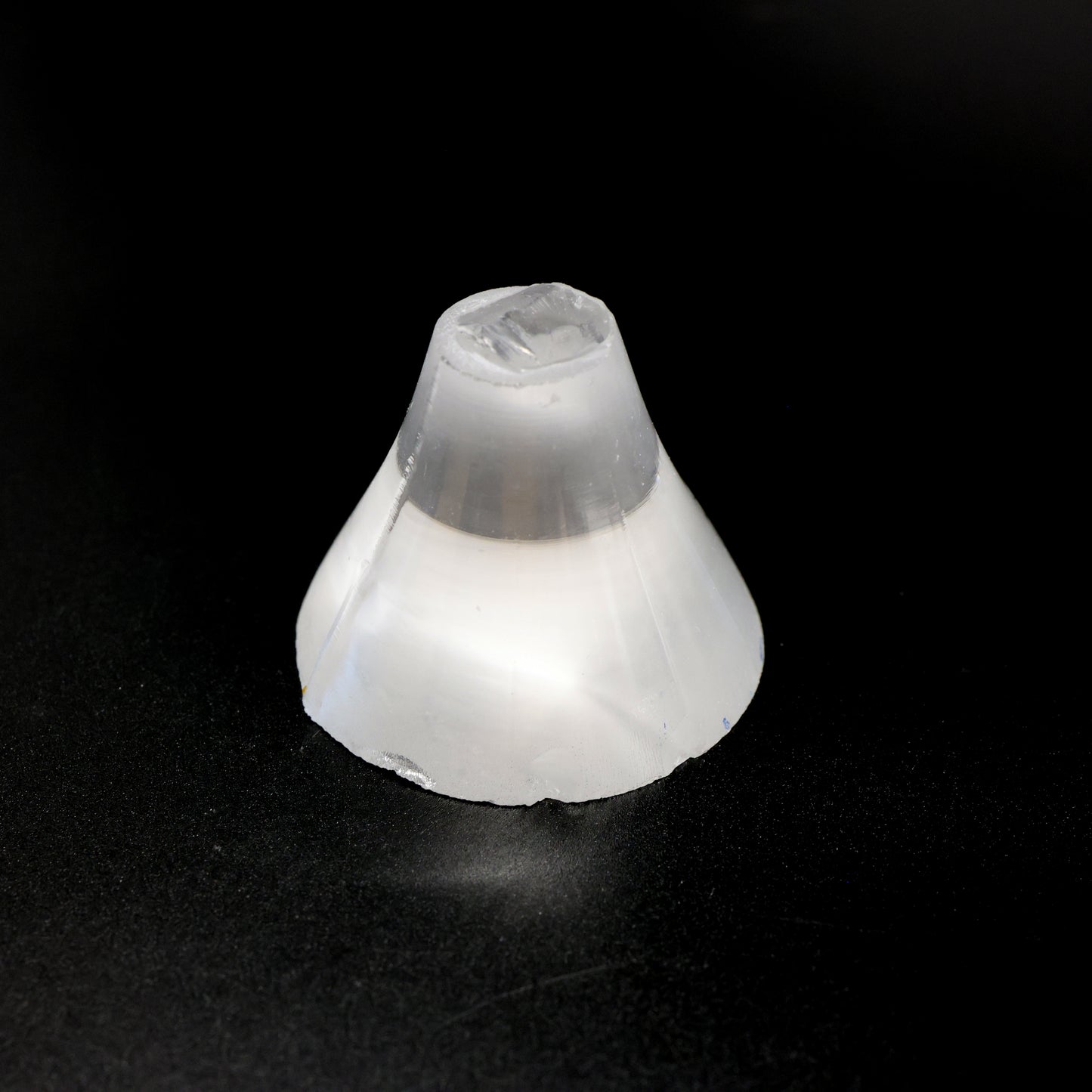 LYSO (Lutetium-Yttrium Oxyorthosilicate) Rough – High-Density Fluorescent Crystal