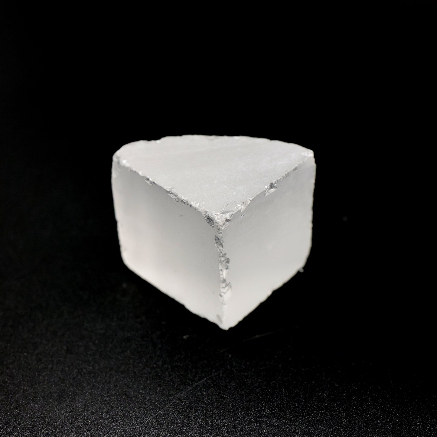 LYSO (Lutetium-Yttrium Oxyorthosilicate) Rough – High-Density Fluorescent Crystal