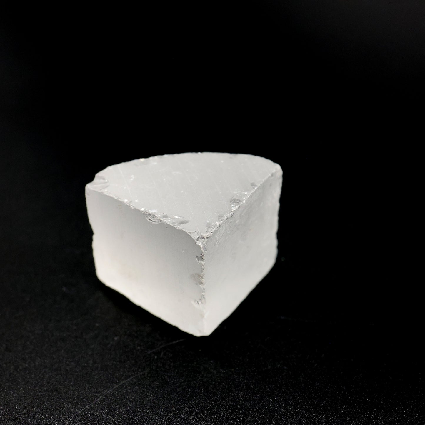 LYSO (Lutetium-Yttrium Oxyorthosilicate) Rough – High-Density Fluorescent Crystal
