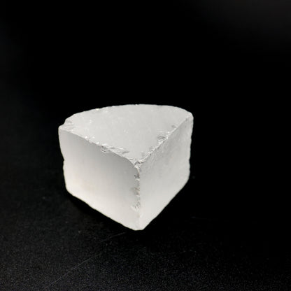 LYSO (Lutetium-Yttrium Oxyorthosilicate) Rough – High-Density Fluorescent Crystal