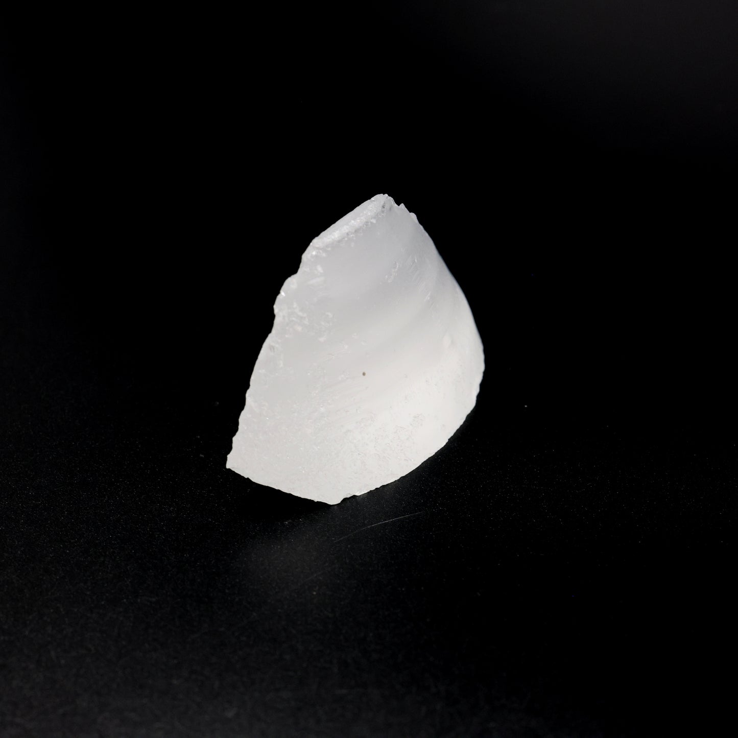 LYSO (Lutetium-Yttrium Oxyorthosilicate) Rough – High-Density Fluorescent Crystal