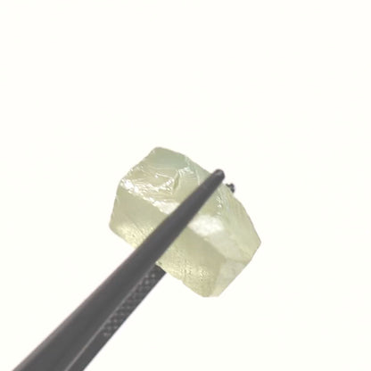 Green Synthetic Rutile Grade A - Faceting Rough