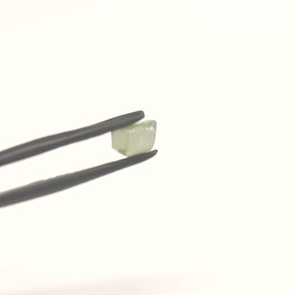 Green Synthetic Rutile Grade A - Faceting Rough