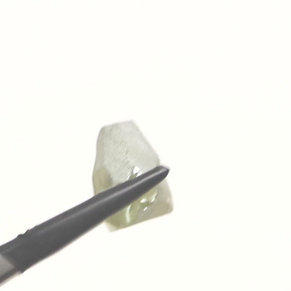 Green Synthetic Rutile Grade A - Faceting Rough