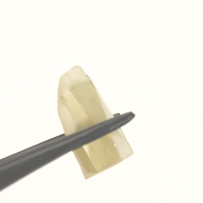Yellow Synthetic Rutile Grade A - Faceting Rough