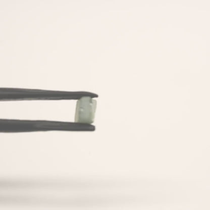 Green Synthetic Rutile Grade A - Faceting Rough