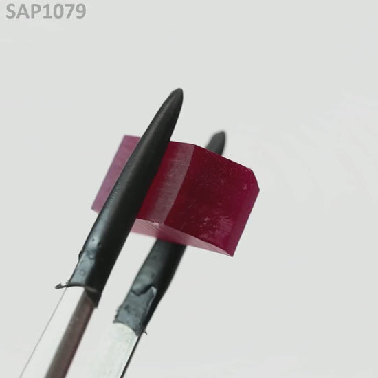 Pigeon Blood Red Sapphire : SAP1079
