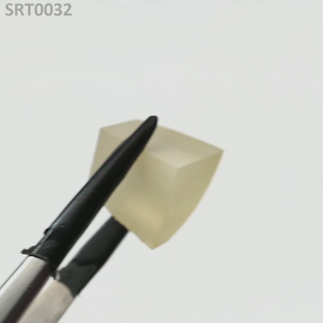 SrTiO3 : SRT0032