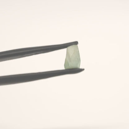 Green Synthetic Rutile Grade A - Faceting Rough