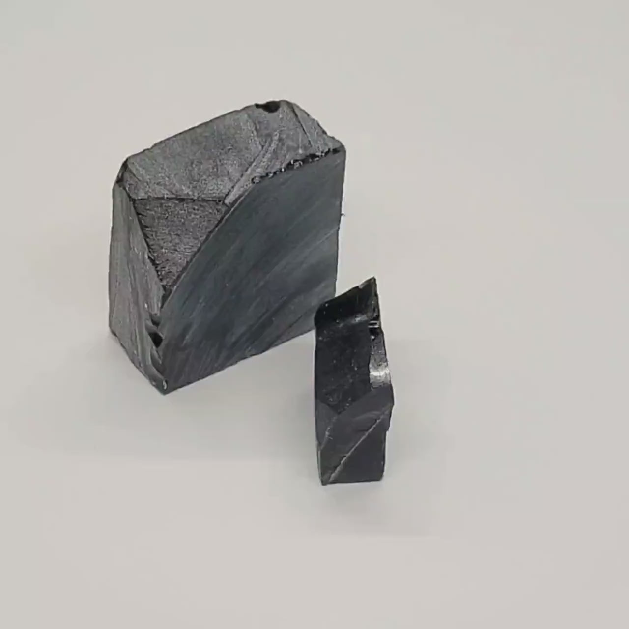 Nanosital Simulated Alexandrite Color Changing Lab Created Faceting Rough for Gem Cutting - #E-156 - Various Sizes #BEGIN