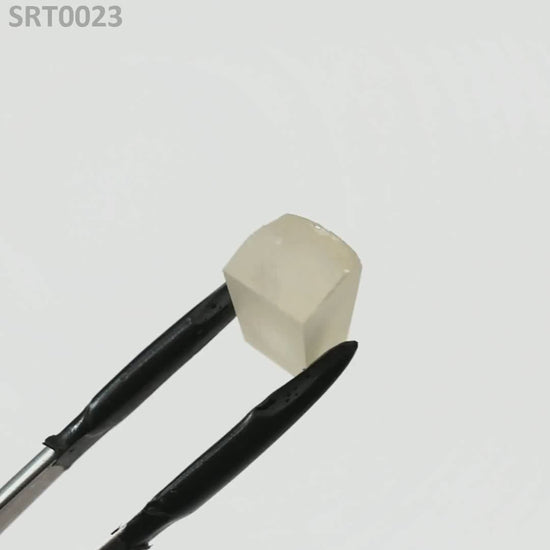 SrTiO3 : SRT0023