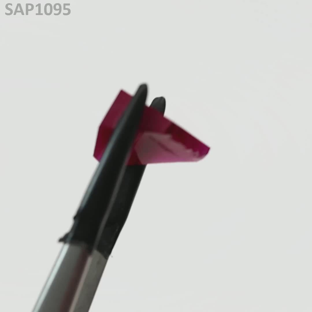 Pigeon Blood Red Sapphire : SAP1095