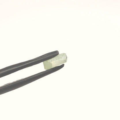 Green Synthetic Rutile Grade A - Faceting Rough