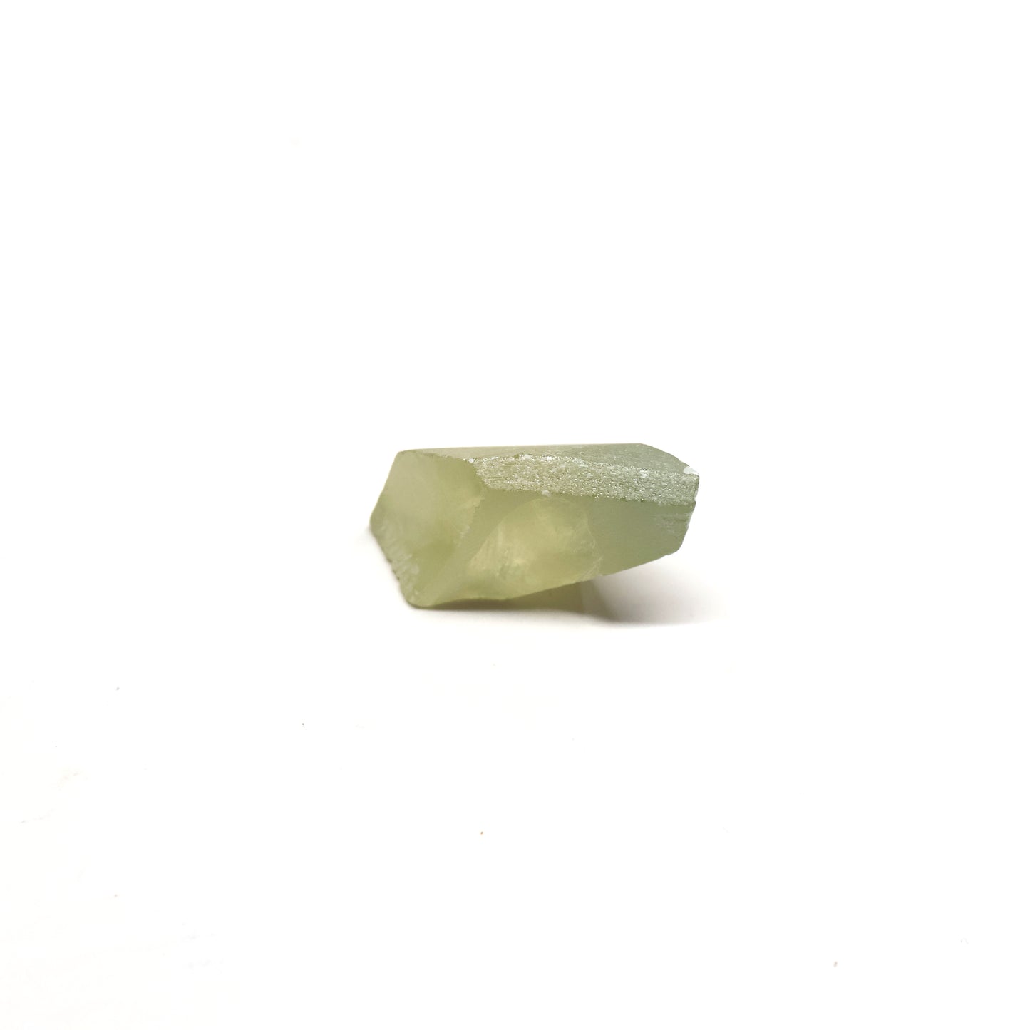 Green Synthetic Rutile Grade A - Faceting Rough