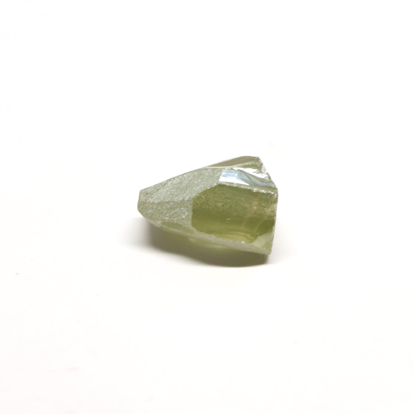 Green Synthetic Rutile Grade A - Faceting Rough