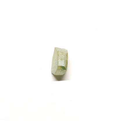 Green Synthetic Rutile Grade A - Faceting Rough