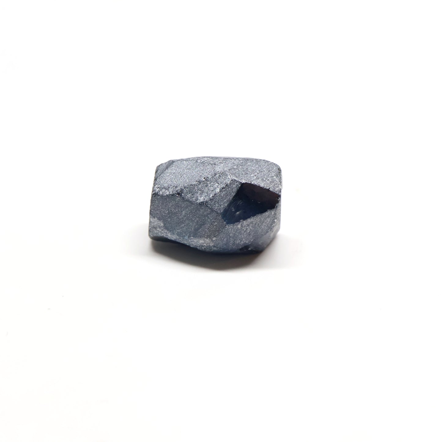 Dark Blue Synthetic Rutile Grade A - Faceting Rough