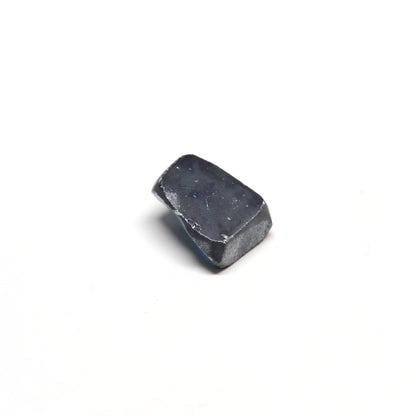 Dark Blue Synthetic Rutile Grade A - Faceting Rough