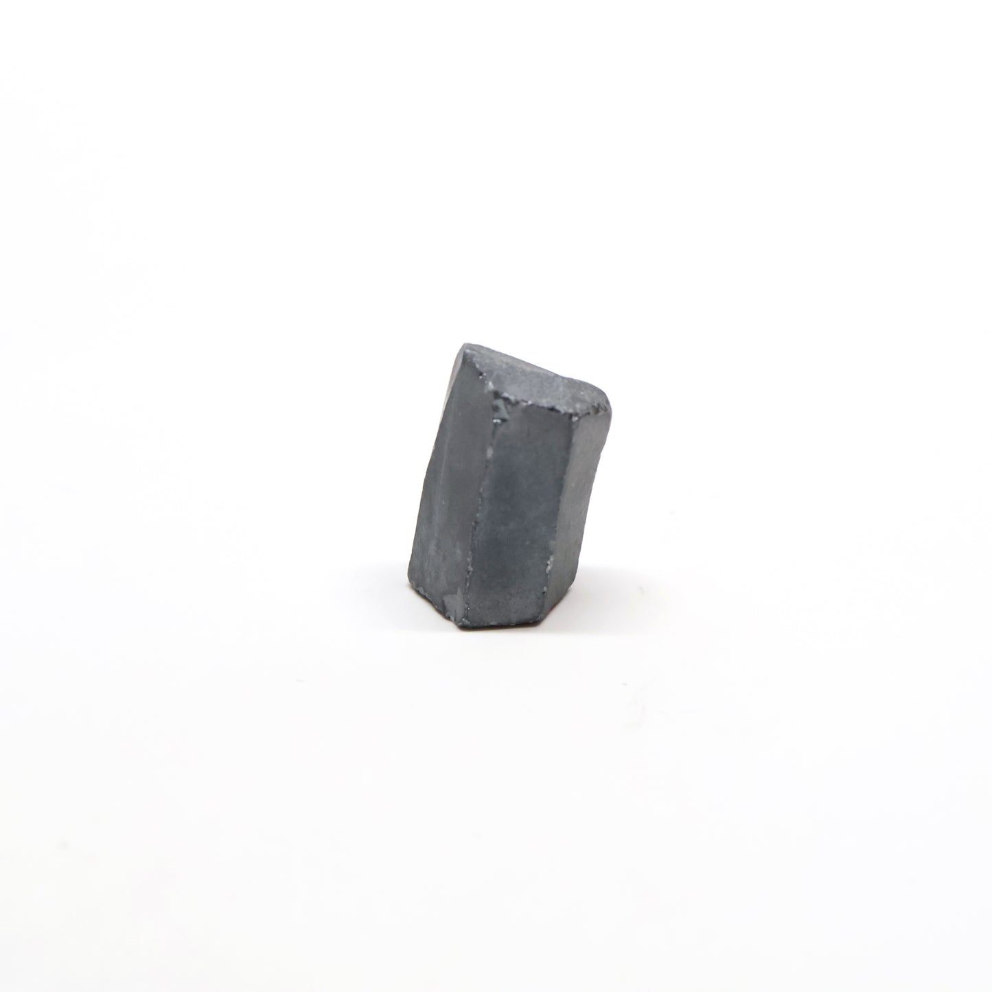 Dark Blue Synthetic Rutile Grade A - Faceting Rough