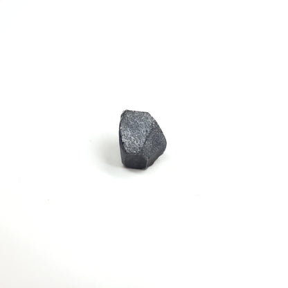 Dark Blue Synthetic Rutile Grade A - Faceting Rough