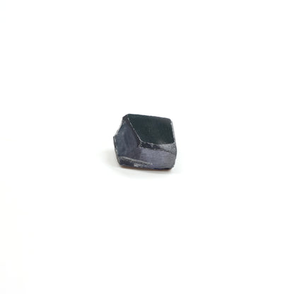 Dark Blue Synthetic Rutile Grade A - Faceting Rough