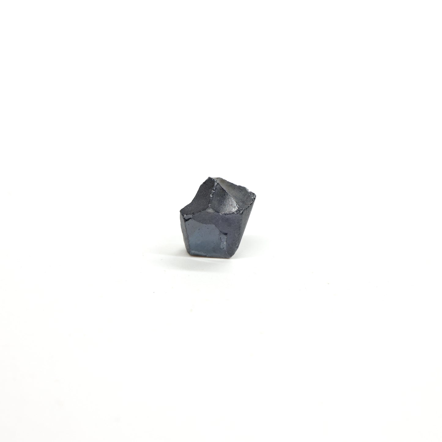 Dark Blue Synthetic Rutile Grade A - Faceting Rough