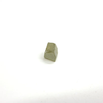 Green Synthetic Rutile Grade A - Faceting Rough