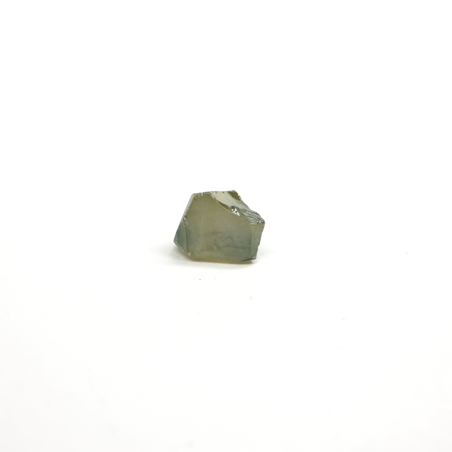 Green Synthetic Rutile Grade A - Faceting Rough