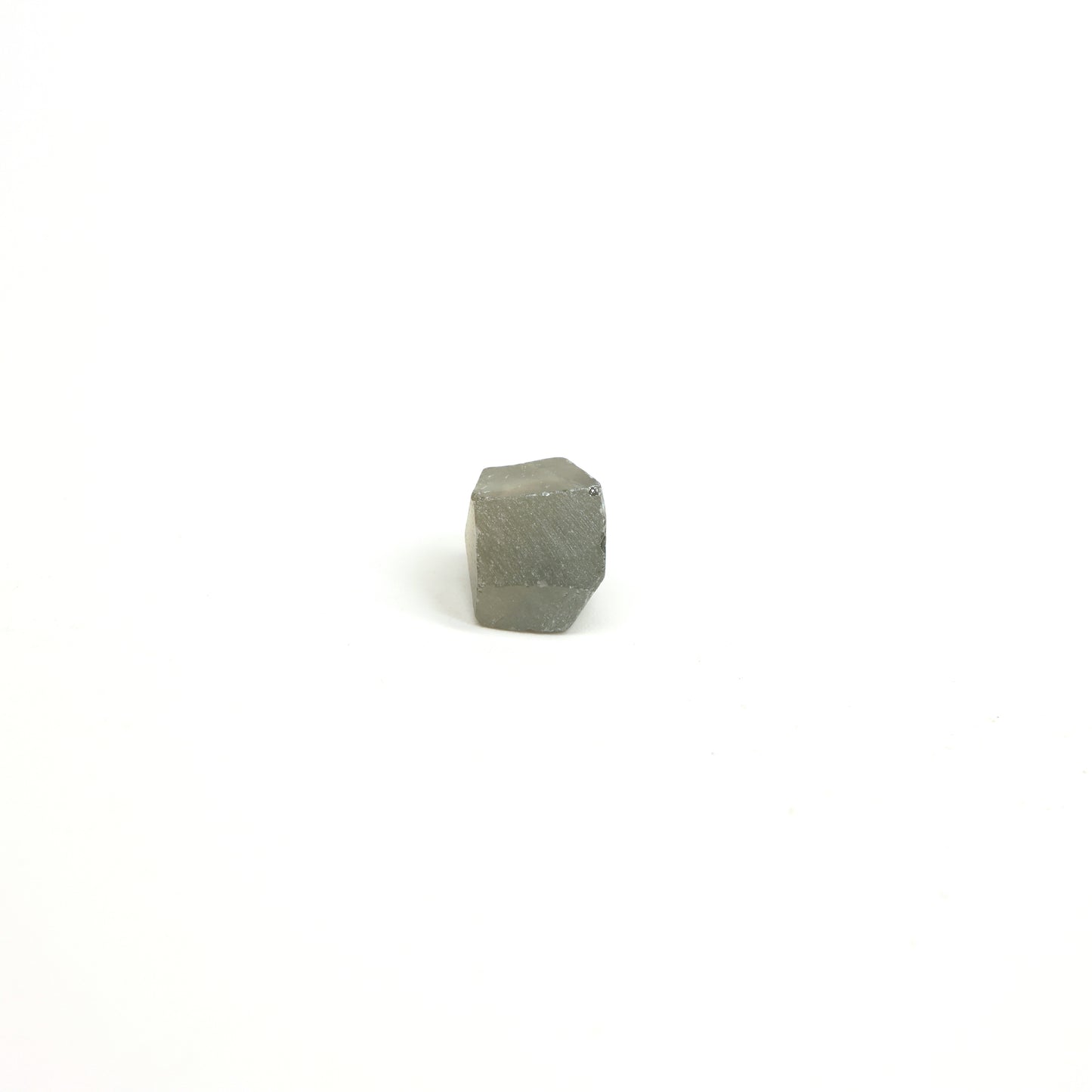 Grey Synthetic Rutile Grade A - Faceting Rough